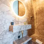 Stylish Duplex In Paris' Center *