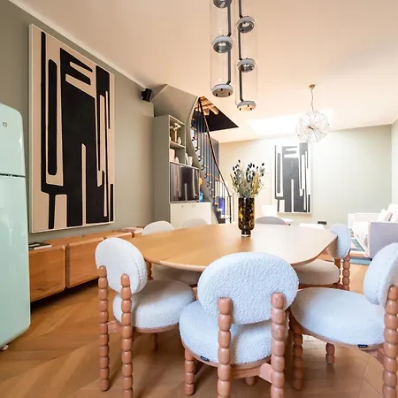 Stylish Duplex In Paris' Center