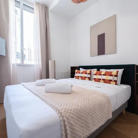 Daire Stylish Duplex In Paris' Center Paris