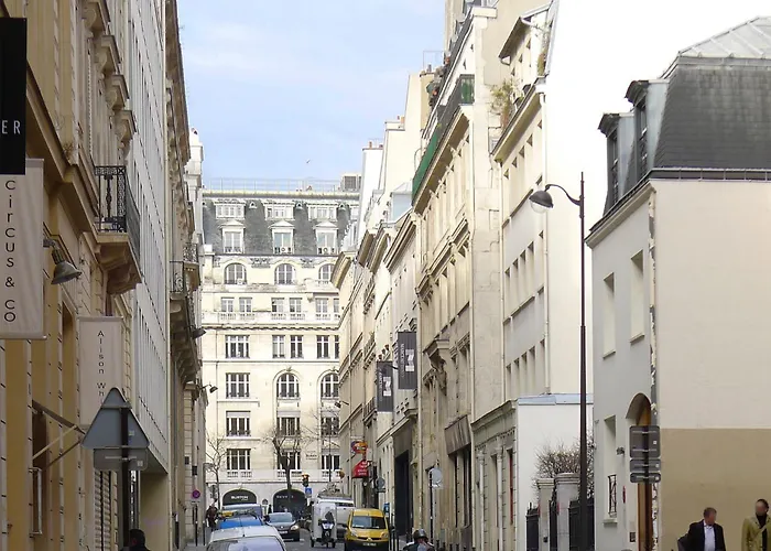 Апартаменты Stylish Duplex In Paris' Center *