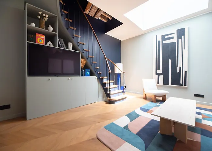 Апартаменты Stylish Duplex In Paris' Center Париж