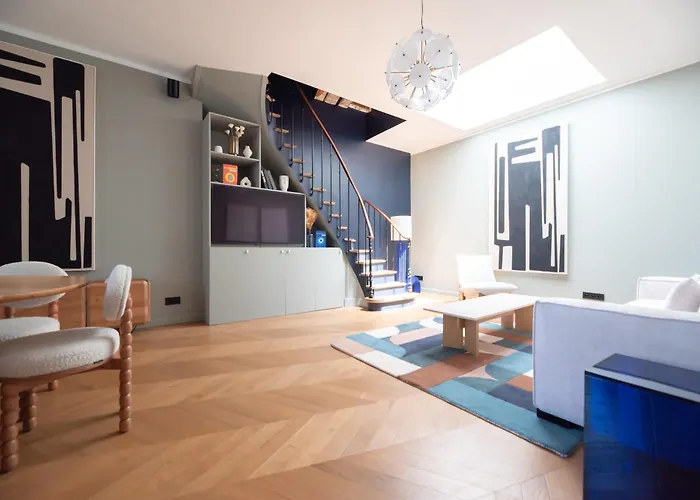 Апартаменты Stylish Duplex In Paris' Center *
