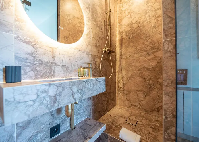 Stylish Duplex In Paris' Center *